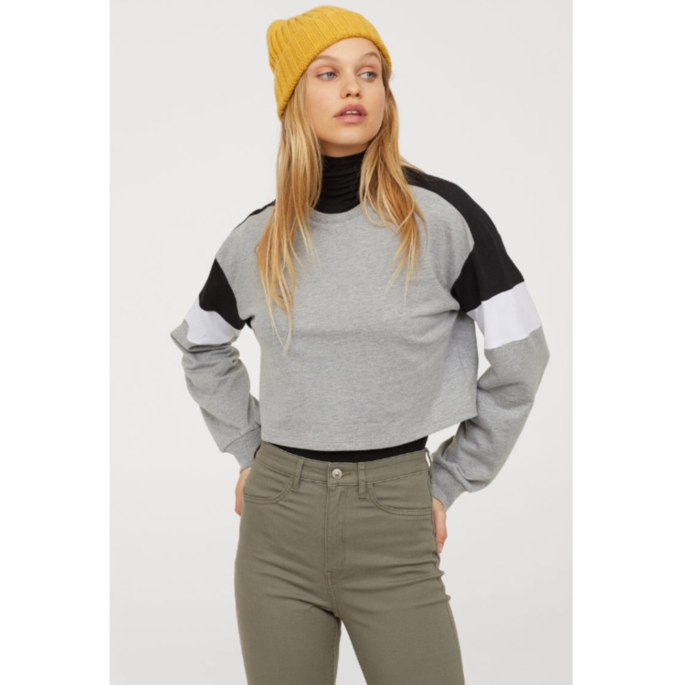Short Sweatshirt - Picture 2 of 5